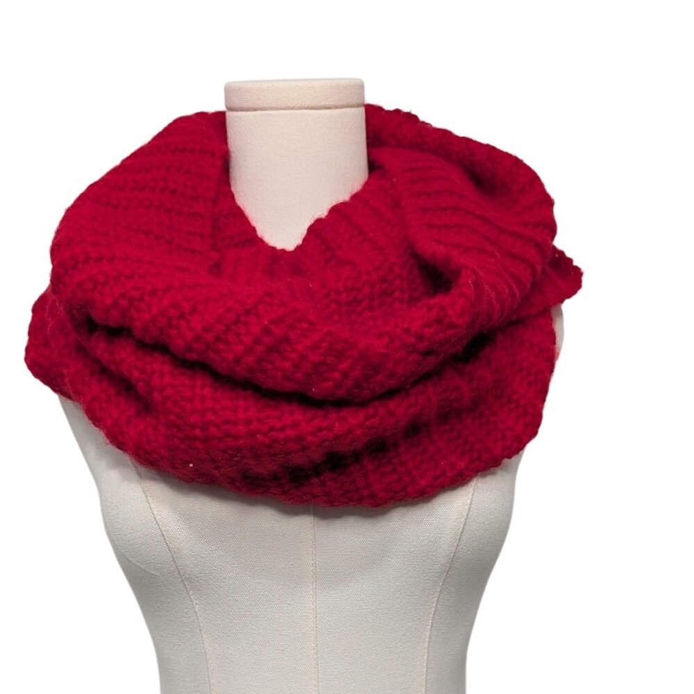 Chunky Knit Infinity Scarf‎ Cozy Cranberry Red Warm Winter Accessory
